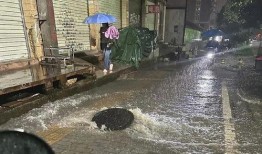 深圳新暴雨爆料最新消息,城区内涝严重，交通受阻紧急应对中